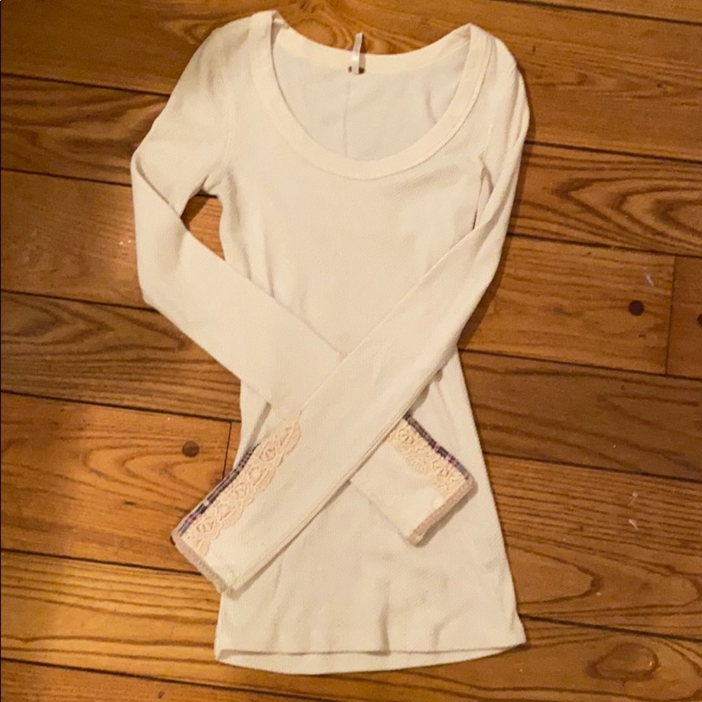 Free people xs embroidered tee